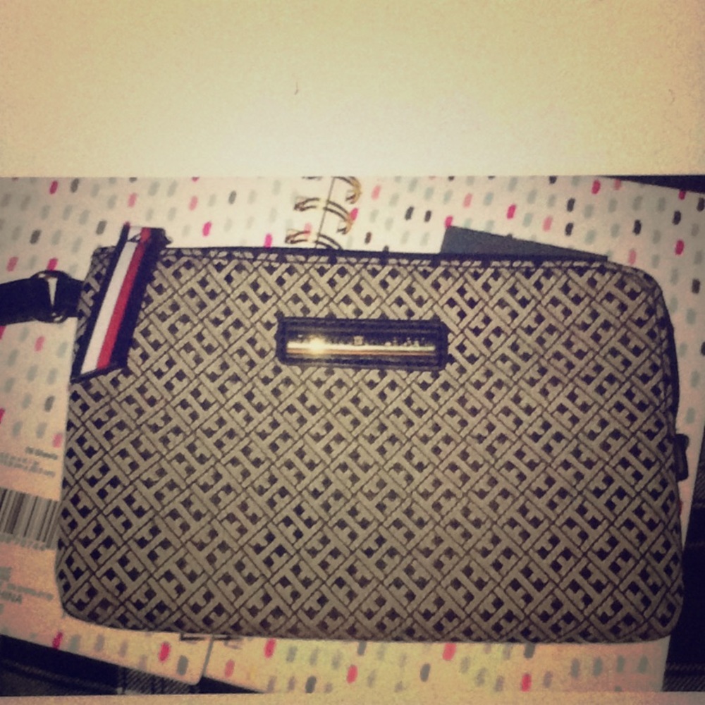 Tommy Hilfiger handbag
